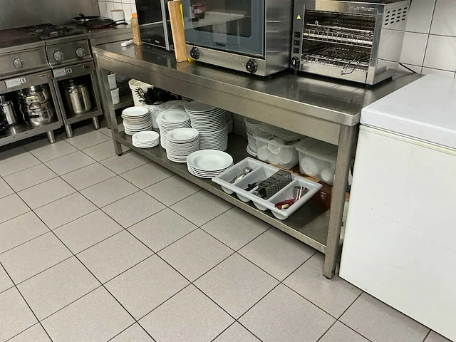 Rvs werktafel - afbeelding 2 van  4