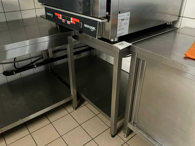 Rvs werktafel - afbeelding 1 van  3