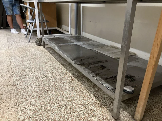 Rvs werktafel - afbeelding 3 van  4