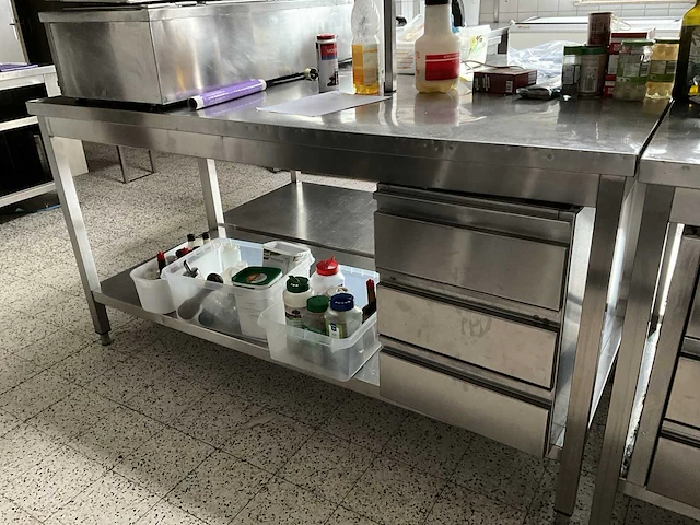 Rvs werktafel - afbeelding 1 van  4