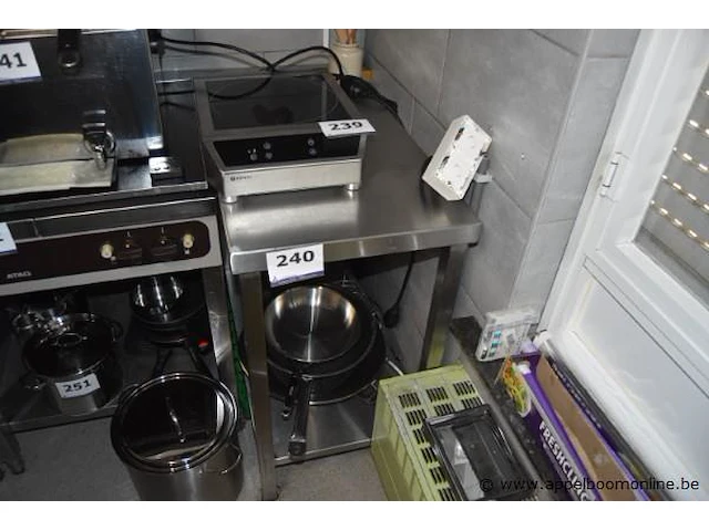 Rvs werktafeltje - afbeelding 1 van  1