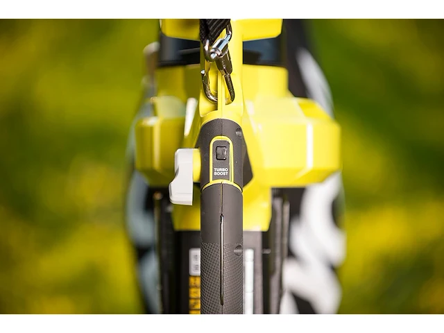Ryobi 18 v one+ borstelloze accu-bladzuiger en bladblazer - afbeelding 3 van  4