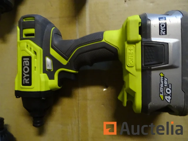 Ryobi: 2 slagschroevendraaiers r18id2, slagmoersleutel r18iw3, batterij - afbeelding 3 van  9