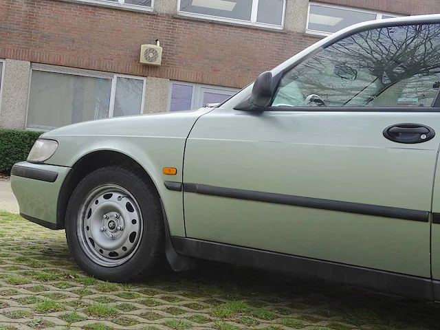 Saab 9-3 _ 2.0 automatic - afbeelding 2 van  53