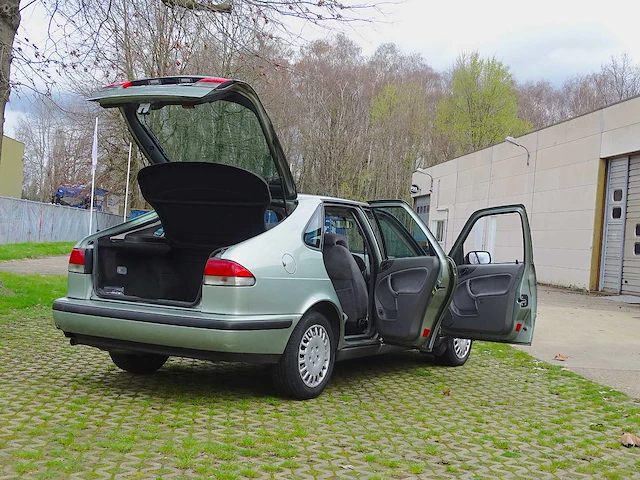 Saab 9-3 _ 2.0 automatic - afbeelding 20 van  53