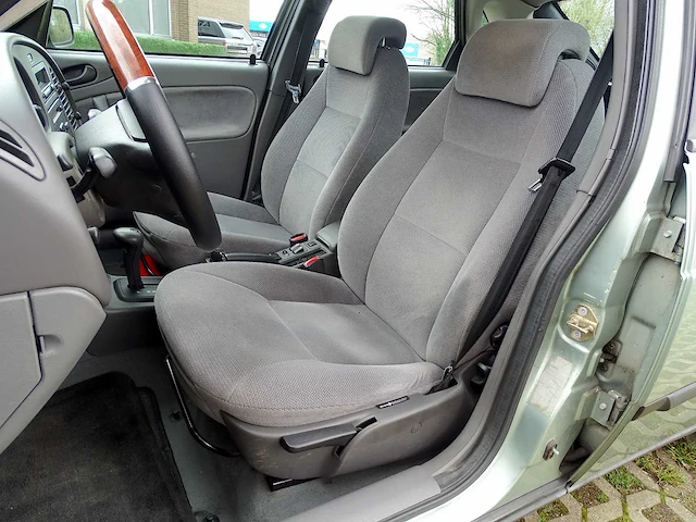 Saab 9-3 _ 2.0 automatic - afbeelding 28 van  53