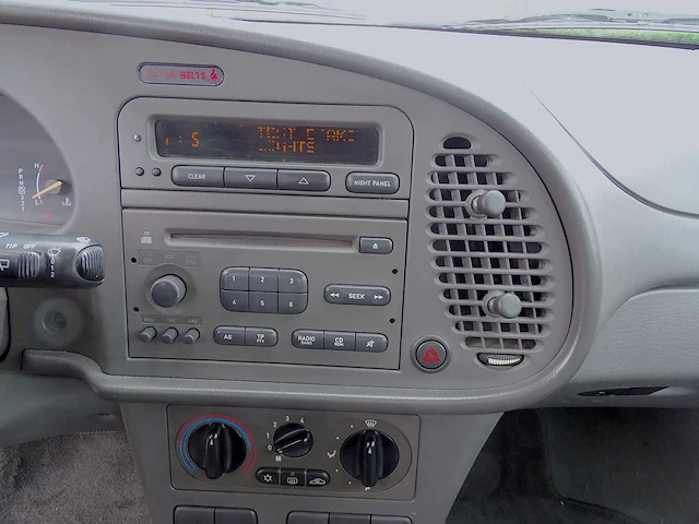 Saab 9-3 _ 2.0 automatic - afbeelding 29 van  53