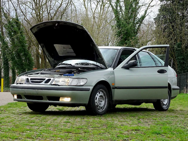 Saab 9-3 _ 2.0 automatic - afbeelding 38 van  53