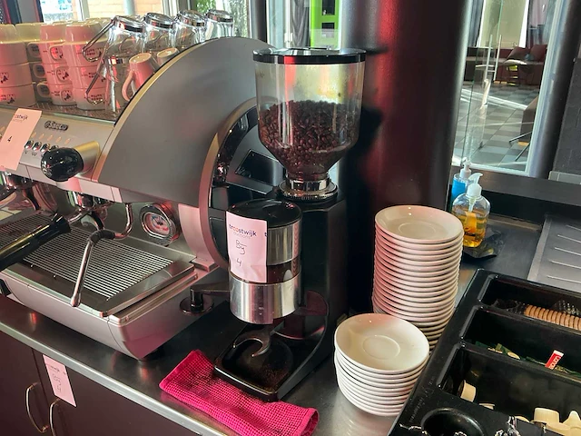 Saeco aroma compact se 200 espresso machine - afbeelding 7 van  10