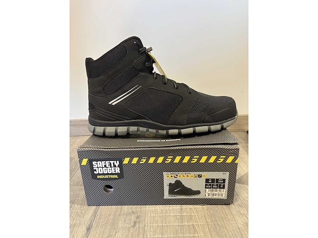 Safety jogger - absolute s1p - werkschoenen lichtgewicht maat 47 (12x) - afbeelding 1 van  1