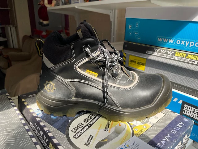 Safety jogger maat 41 - afbeelding 1 van  4