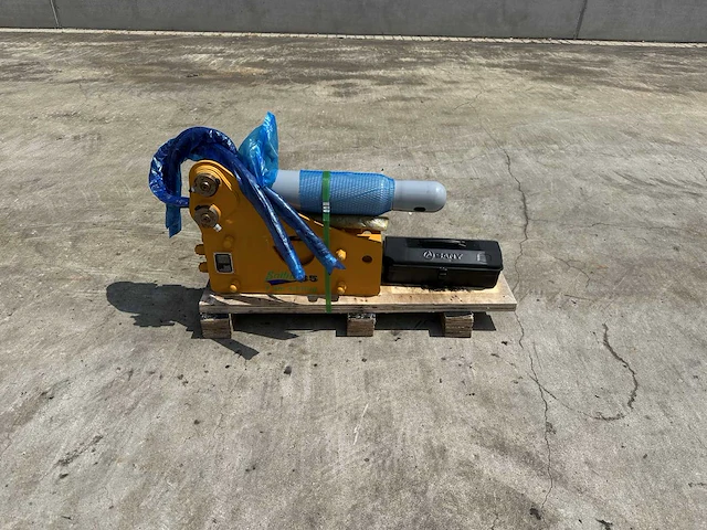 Sailing - 2025 - 35 - hydraulische hamer - afbeelding 3 van  10