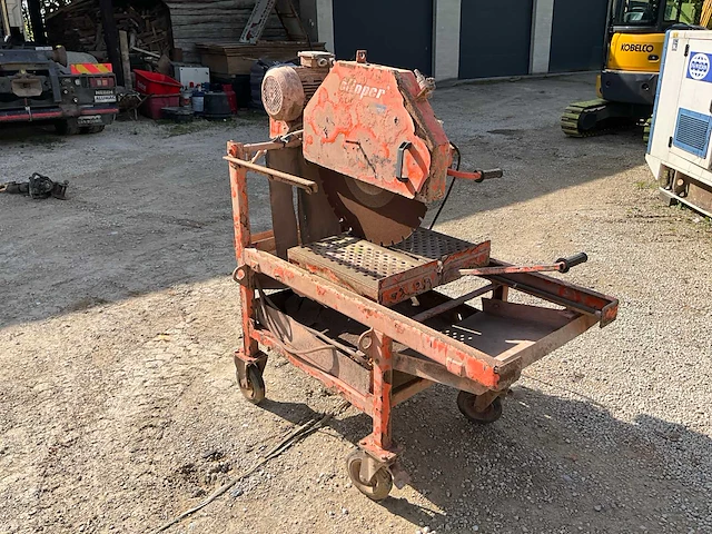 Saint gobain jumbo 651 steenzaagmachine - afbeelding 10 van  16