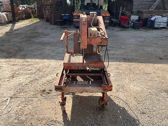 Saint gobain jumbo 651 steenzaagmachine - afbeelding 11 van  16