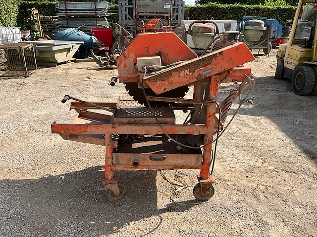 Saint gobain jumbo 651 steenzaagmachine - afbeelding 13 van  16