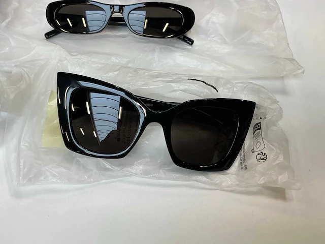 Saint laurent zonnebril (7x) - afbeelding 2 van  9