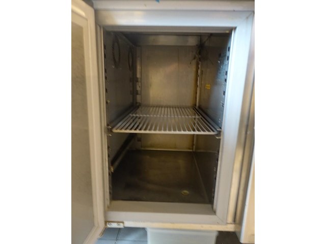 Salade werkbank met 3 deuren topcold - afbeelding 7 van  10