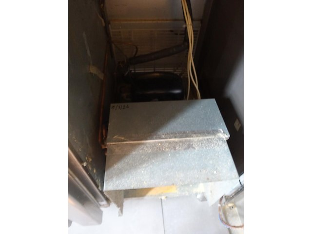 Salade werkbank met 3 deuren topcold - afbeelding 9 van  10