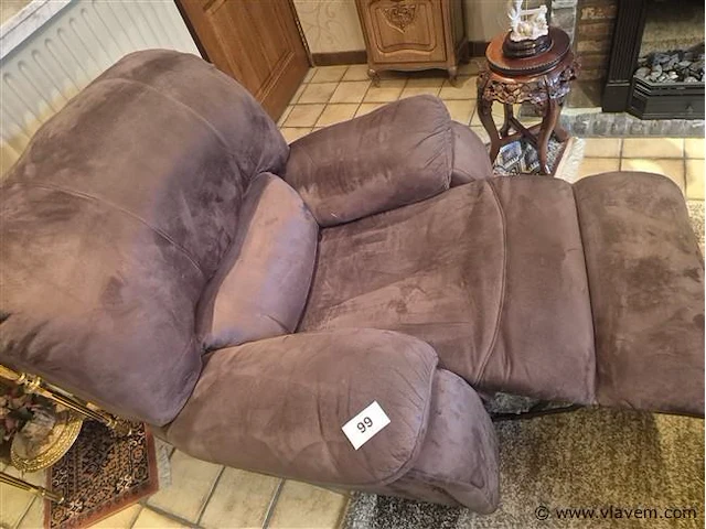 Salon 3+1+1 met relaxfunctie, gebruikssporen - afbeelding 4 van  6