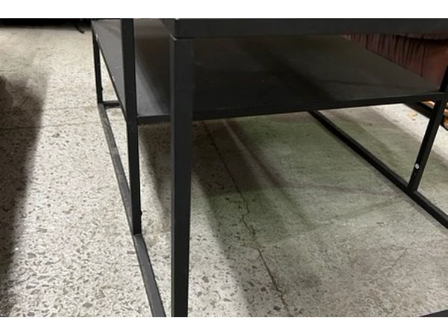 Salontafel met inhoud - afbeelding 2 van  5
