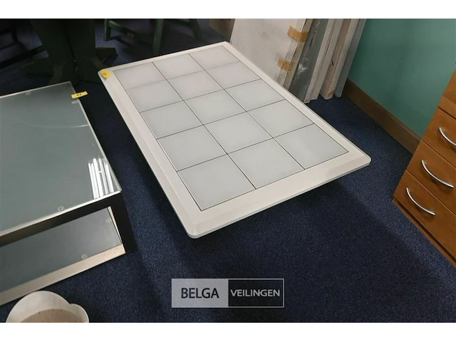 Salontafel met tegelpatroon - afbeelding 2 van  2