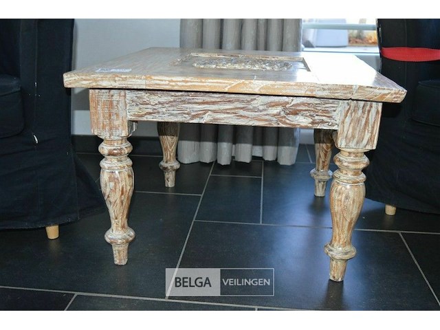 Salontafeltje in uitgesneden houtwerk - afbeelding 1 van  4