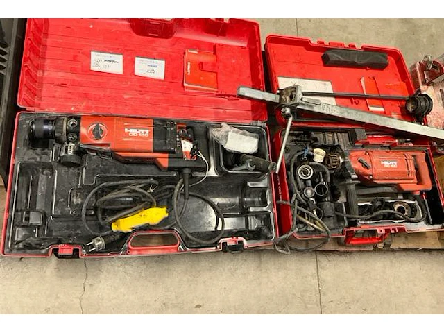 Samengesteld lot: 2 hilti diamantkernboren + toebehoren + waterpomp: lot 1027 + 1028 + 1029 + 1030 samen - afbeelding 2 van  5