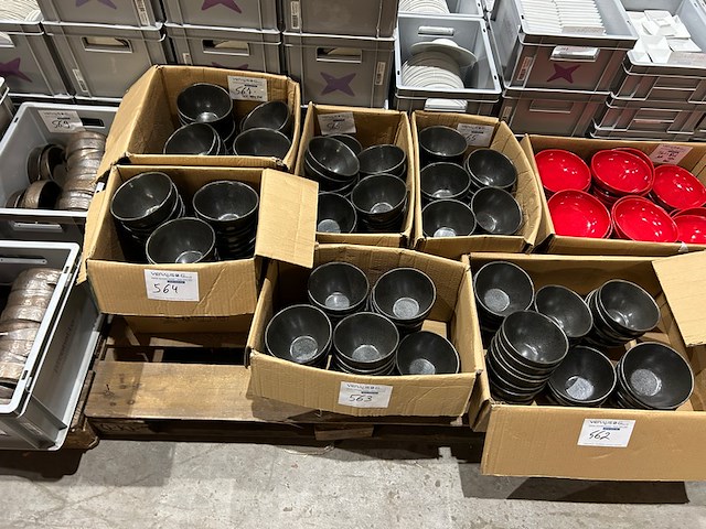 Samengesteld lot 562 tem 566 - afbeelding 1 van  4