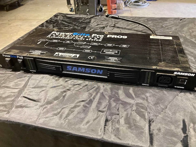 Samson powerbrite pro 9 power distro/stabilazer - afbeelding 1 van  2