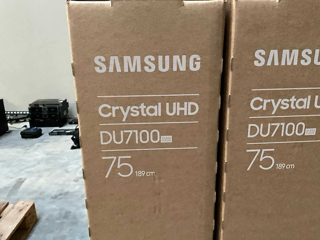 Samsung crystal uhddu7100 televisie - afbeelding 2 van  3