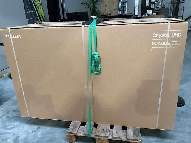 Samsung crystal uhddu7100 televisie - afbeelding 1 van  3