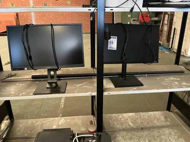 Samsung en iilyama diverse pc-monitoren (2x) - afbeelding 1 van  3