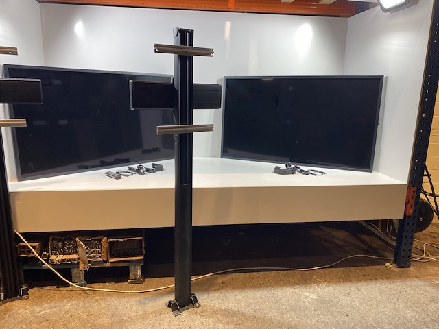 Samsung smart signage display om55n 55" met voet - afbeelding 7 van  7