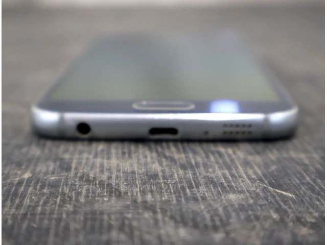 Samsung smartphone - afbeelding 3 van  3