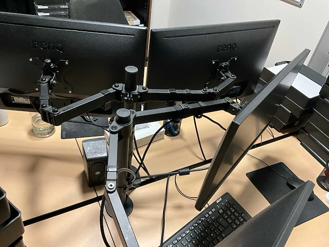 Samsung/benq monitoren (6x) + telefoons mitel (3x) - afbeelding 10 van  16