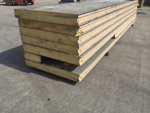 Sandwichpanelen (7x) - afbeelding 1 van  8