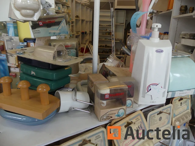 Sanitaire accessoires, zeepbakjes, bekerhouders, wc-rolhouders, douchegordijnen, etc. - afbeelding 7 van  17