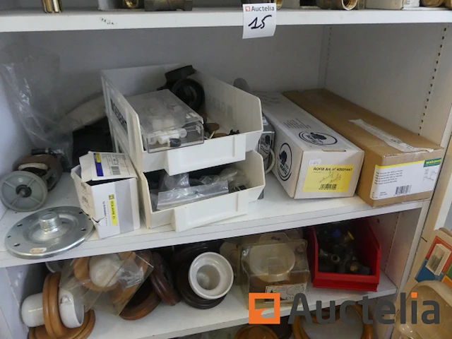 Sanitaire accessoires, zeepbakjes, bekerhouders, wc-rolhouders, douchegordijnen, etc. - afbeelding 8 van  17