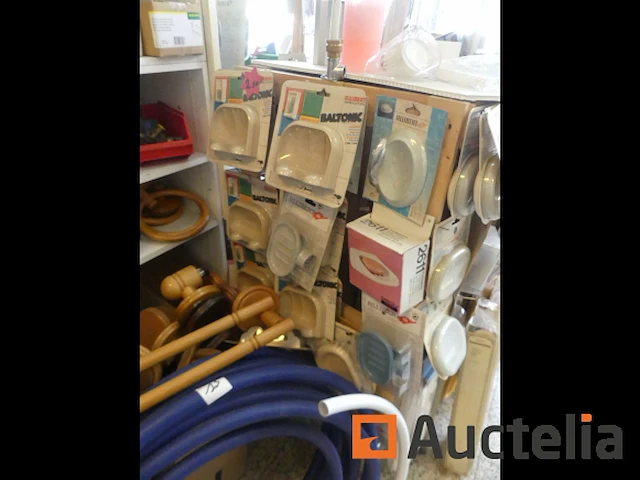 Sanitaire accessoires, zeepbakjes, bekerhouders, wc-rolhouders, douchegordijnen, etc. - afbeelding 17 van  17