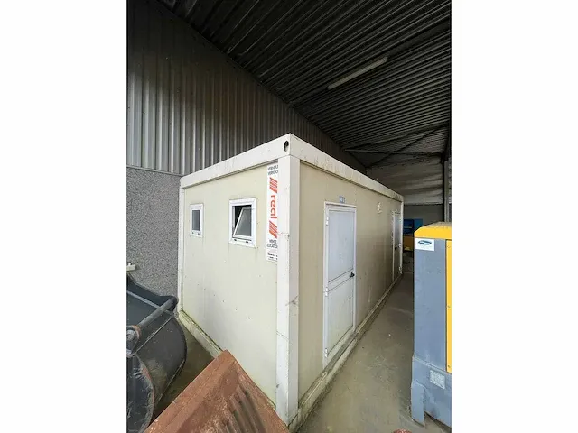 Sanitaire container - afbeelding 1 van  6