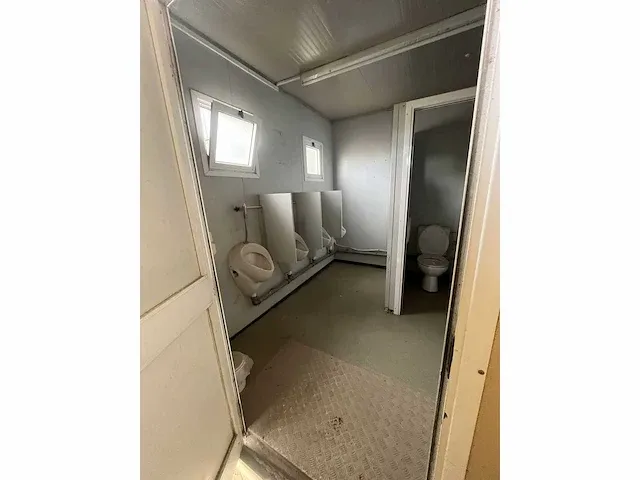Sanitaire container - afbeelding 5 van  6