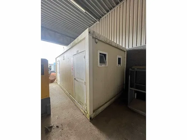 Sanitaire container - afbeelding 6 van  6