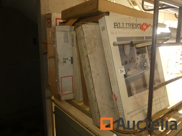 Sanitaire producten, toiletbrillen, spiegels, etc. - afbeelding 8 van  16