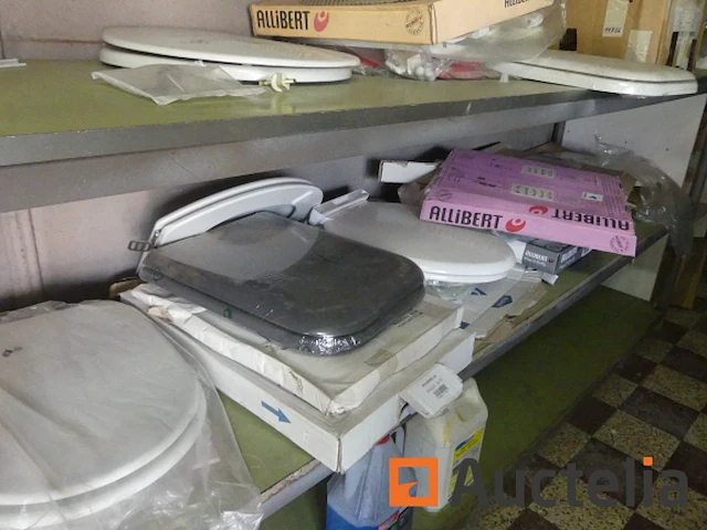 Sanitaire producten, toiletbrillen, spiegels, etc. - afbeelding 14 van  16