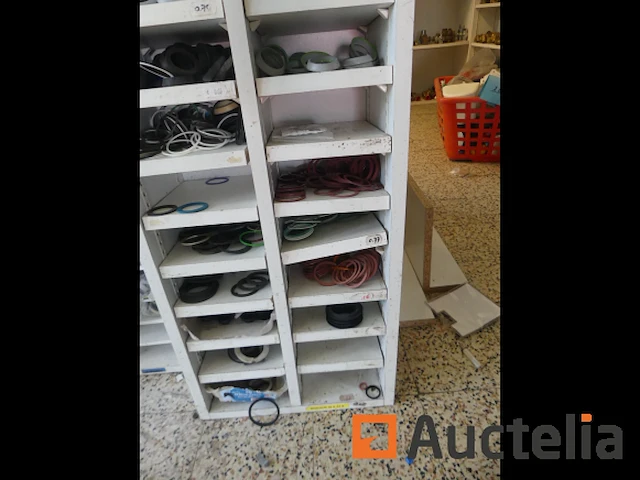 Sanitaire ruimtes waaronder; verbindingen, fittingen, mixers, pijpen, enz. - afbeelding 2 van  27