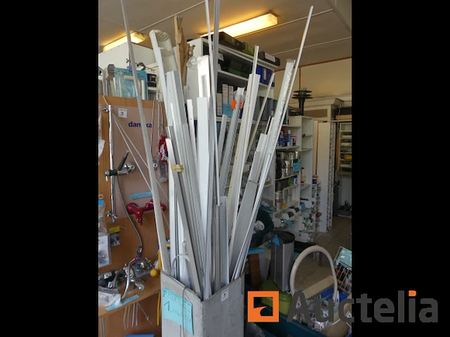Sanitaire ruimtes waaronder; verbindingen, fittingen, mixers, pijpen, enz. - afbeelding 27 van  27