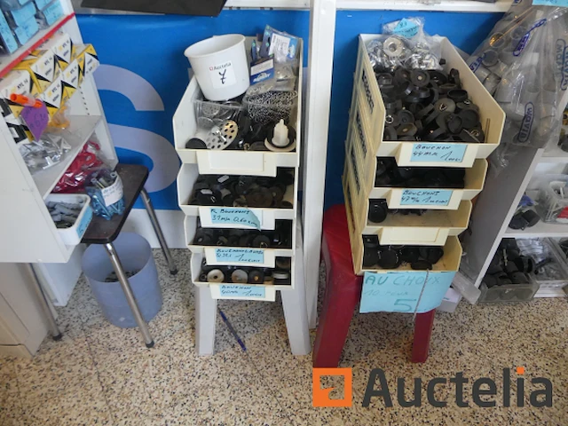 Sanitaire uitrusting + aanrechtblad, fittingen, pluggen, enz. - afbeelding 10 van  20