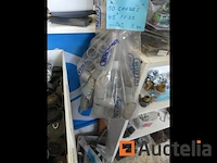 Sanitaire uitrusting + aanrechtblad, fittingen, pluggen, enz. - afbeelding 11 van  20