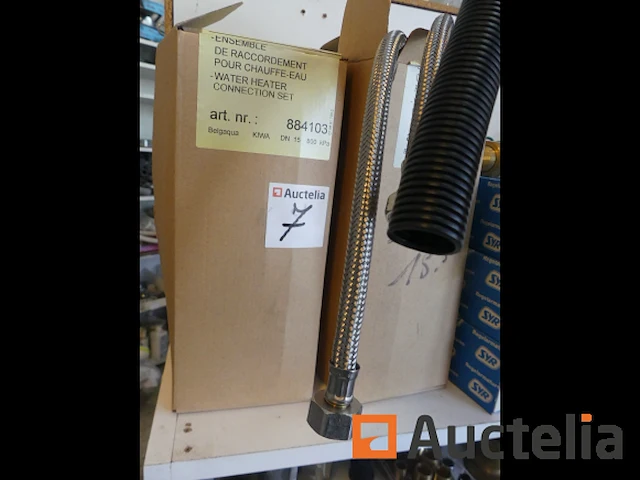 Sanitaire uitrusting + aanrechtblad, fittingen, pluggen, enz. - afbeelding 19 van  20