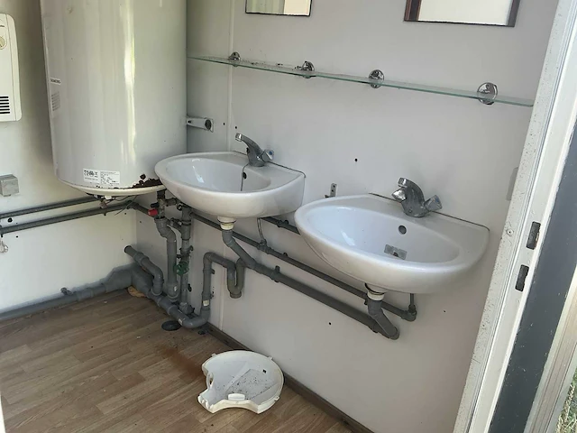 Sanitairunit 2wc/2douche - afbeelding 9 van  18